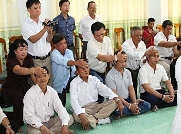 A Court-type Thai Traditional Massage
Training (45 hours).