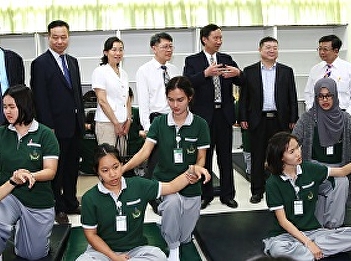 welcomed Board of Directors from Tianjin
University of Traditional Chinese
Medicine and The Confucius Institute for
Traditional Chinese Medicine at Huachiew
Chalermprakiet University