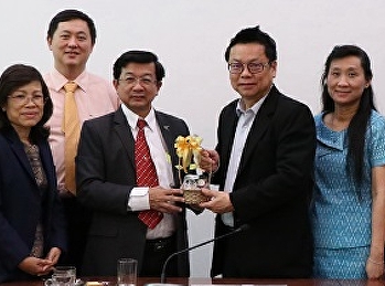 รองอธิการบดีฝ่ายวิชาการและบุคลากรจากกองบริการวิชาการการศึกษา
เข้าประชุมหารือทางวิชาการ
ตามโครงการวิชาการสัญจร ประจำปี 2561