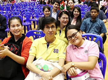 ร่วมกิจกรรม KM
และร่วมลุ้นของรางวัลมากมาย
โดยมีรองศาสตราจารย์ ดร.วิทยา เมฆขำ
รองอธิการบดีฝ่ายแผนงานและประกันคุณภาพ
เป็นประธาน