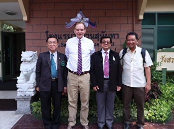 ต้อนรับ นายแพทย์อรรถพล สุคนธาภิรมย์ ณ
พัทลุง อาจารย์ประจำภาควิชาจิตเวชศาสตร์
คณะแพทยศาสตร์ จุฬาลงกรณ์มหาวิทยาลัย และ
Mr. Craig Elken, Managing Partner
ชาวอเมริกัน
และประชุมเพื่อเจรจาเบื้องต้นในเรื่องโอกาสการจัดทำความร่วมมือ