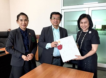 ขอขอบคุณ พล.ต.ต.หญิง ศิริจันทร์
จันทร์แสงสว่าง อดีตรองผู้บัญชาการ
สำนักงบประมาณและการเงิน
สำนักงานตำรวจแห่งชาติ
ที่ให้เกียรติสละเวลามาบรรยายพิเศษเรื่องการเงินและภาษีให้แก่นักศึกษาชั้นปี
3 สาขาเลขานุการการแพทย์และสาธารณสุข