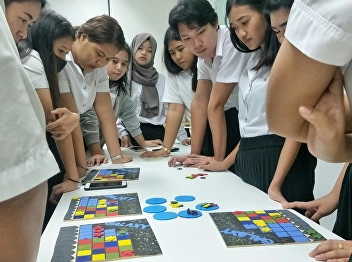 Health Sciences Child Health Care and
Elderly Care Branch Presented the work
and play test board for learning games
for children And for the elderly