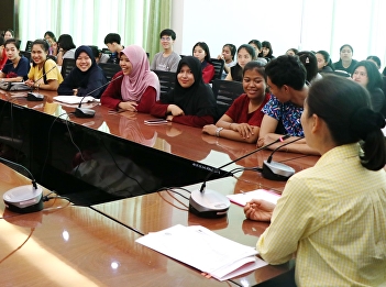 Student leaders meeting about getting a
freshman Academic year 2562 to be in
accordance with the announcement of the
Ministry of Higher Education, Science,
Research and Innovation